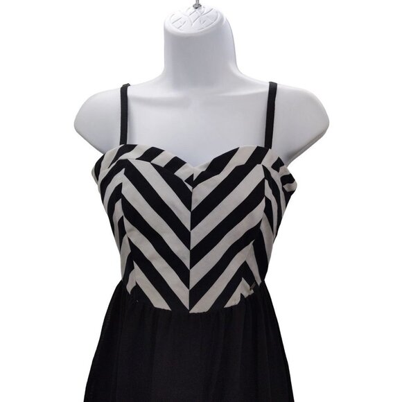 Volcom Women's Dress Black & White fit & Flare spaghetti straps Size 5 - Picture 3 of 9